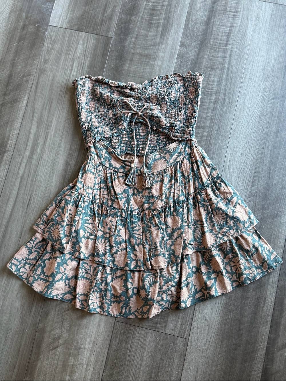 Shore Floral Smocked Cut Out Strapless Ruffle Mini Dress Women’s Sz M Boho